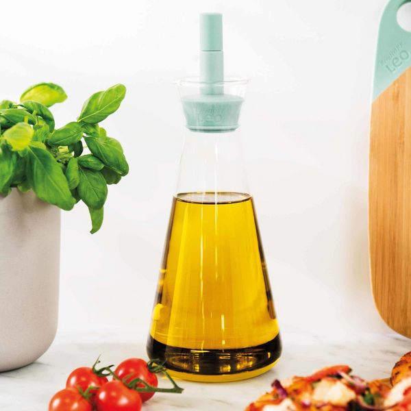 BergHOFF LEO Glass Oil Dispenser 0.57 qt., Air-tight Lid, Drip-free Spout