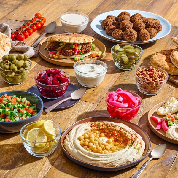 Le'raze 16pc Set of Stackable Small Glass Bowls with Airtight Lids - 8 Clear Mise en Place Food Prep Custard Cups + 8 Lids - 8oz.