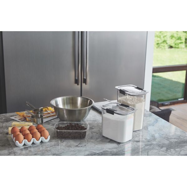 Rubbermaid Brilliance 12 cup Pantry Airtight Food Storage Container: Clear Plastic, Freezer & Dishwasher-Safe