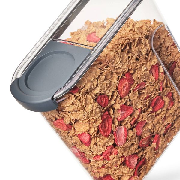 Rubbermaid Brilliance Pantry 18 Cup Cereal Keeper: Clear Plastic Food Storage Container, Dishwasher & Freezer Safe