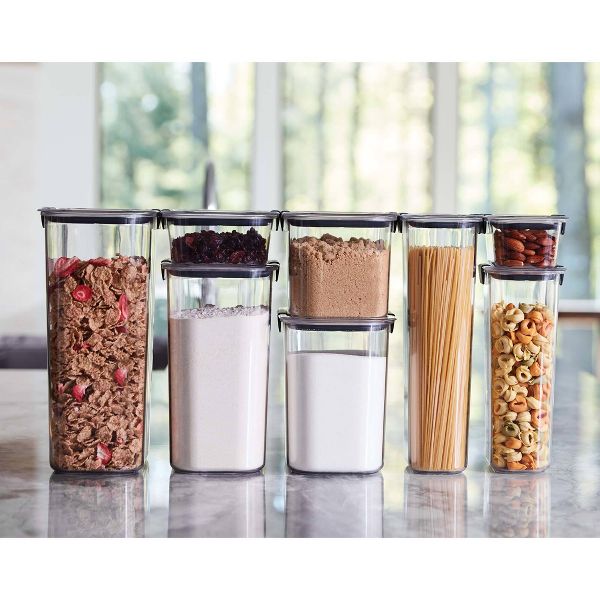 Rubbermaid Brilliance 16 cup Pantry Airtight Food Storage Container: Clear Plastic, Freezer & Dishwasher-Safe